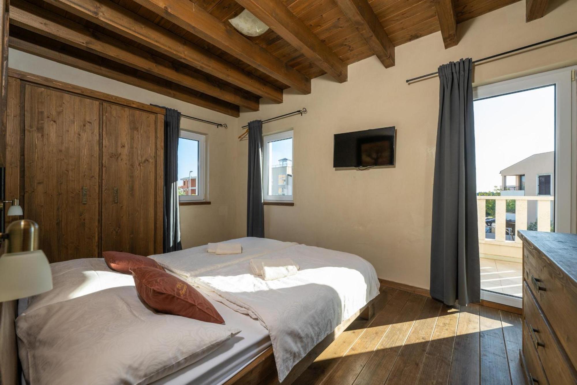 Villa Castagna Near The Sea With Private Pool And Sauna Premantura Zewnętrze zdjęcie