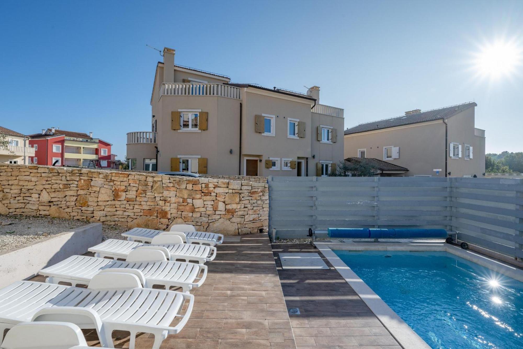 Villa Castagna Near The Sea With Private Pool And Sauna Premantura Zewnętrze zdjęcie