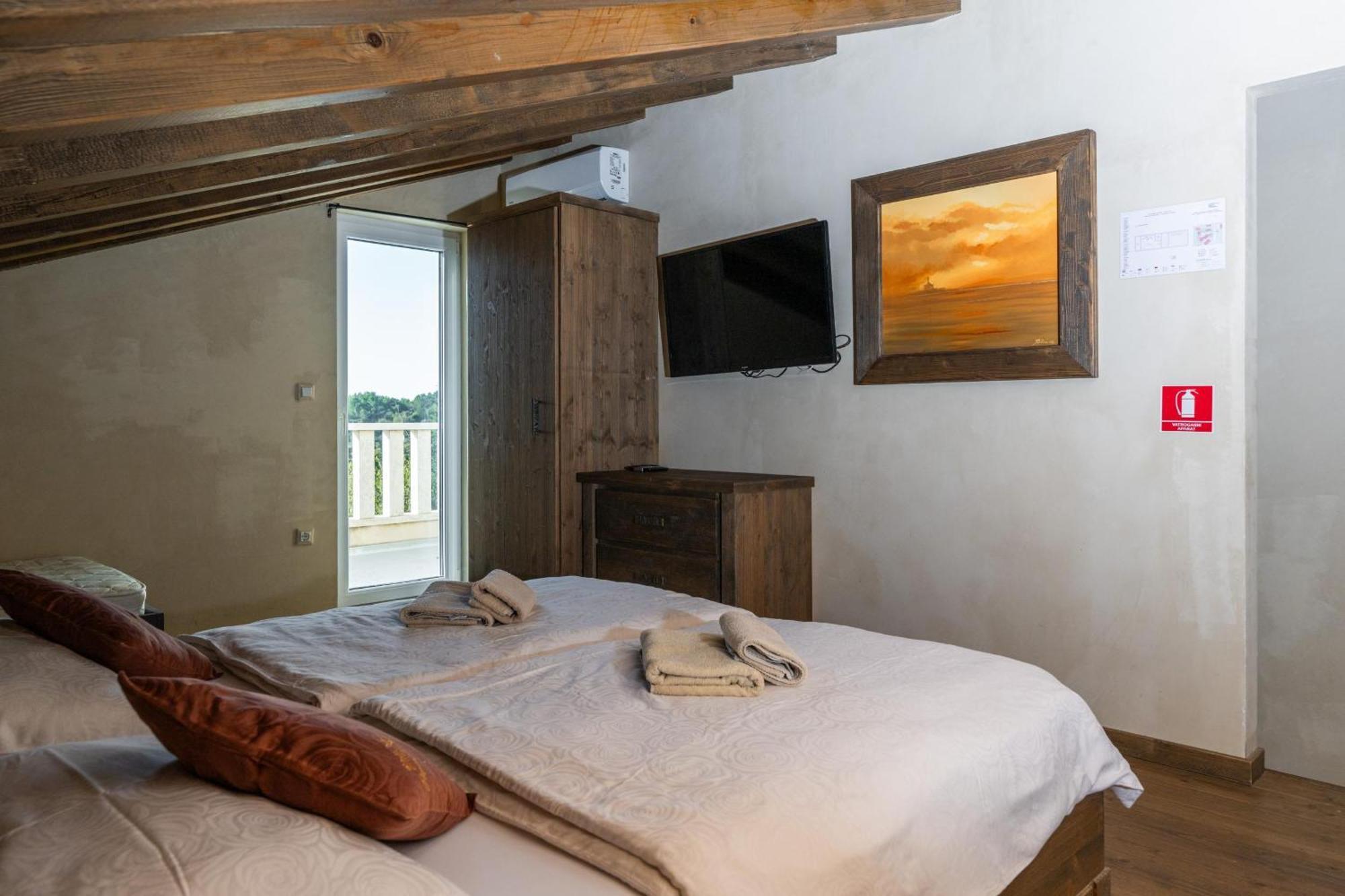 Villa Castagna Near The Sea With Private Pool And Sauna Premantura Zewnętrze zdjęcie