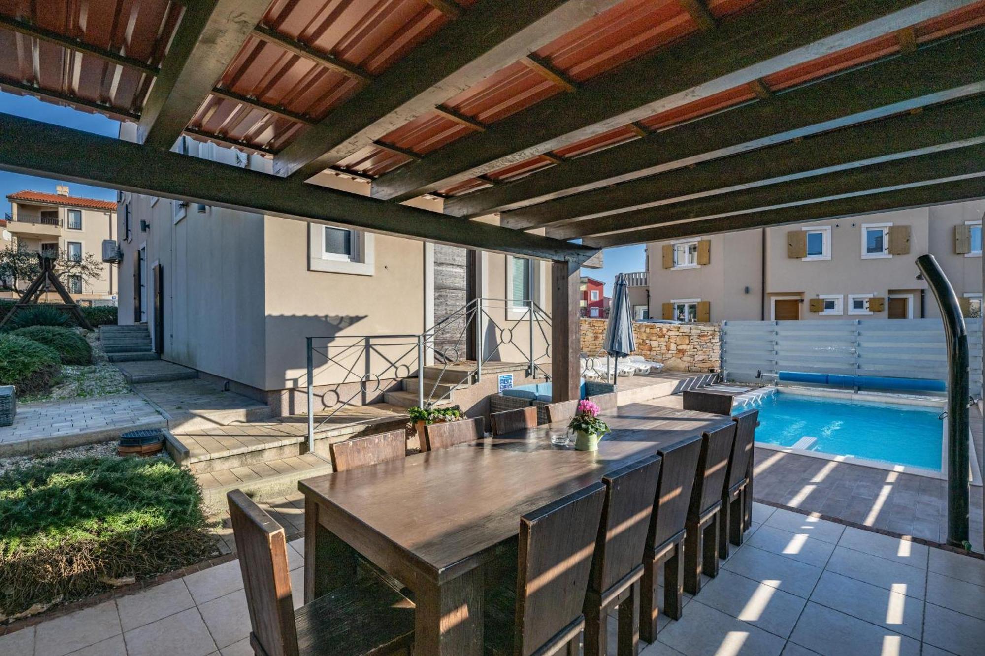 Villa Castagna Near The Sea With Private Pool And Sauna Premantura Zewnętrze zdjęcie