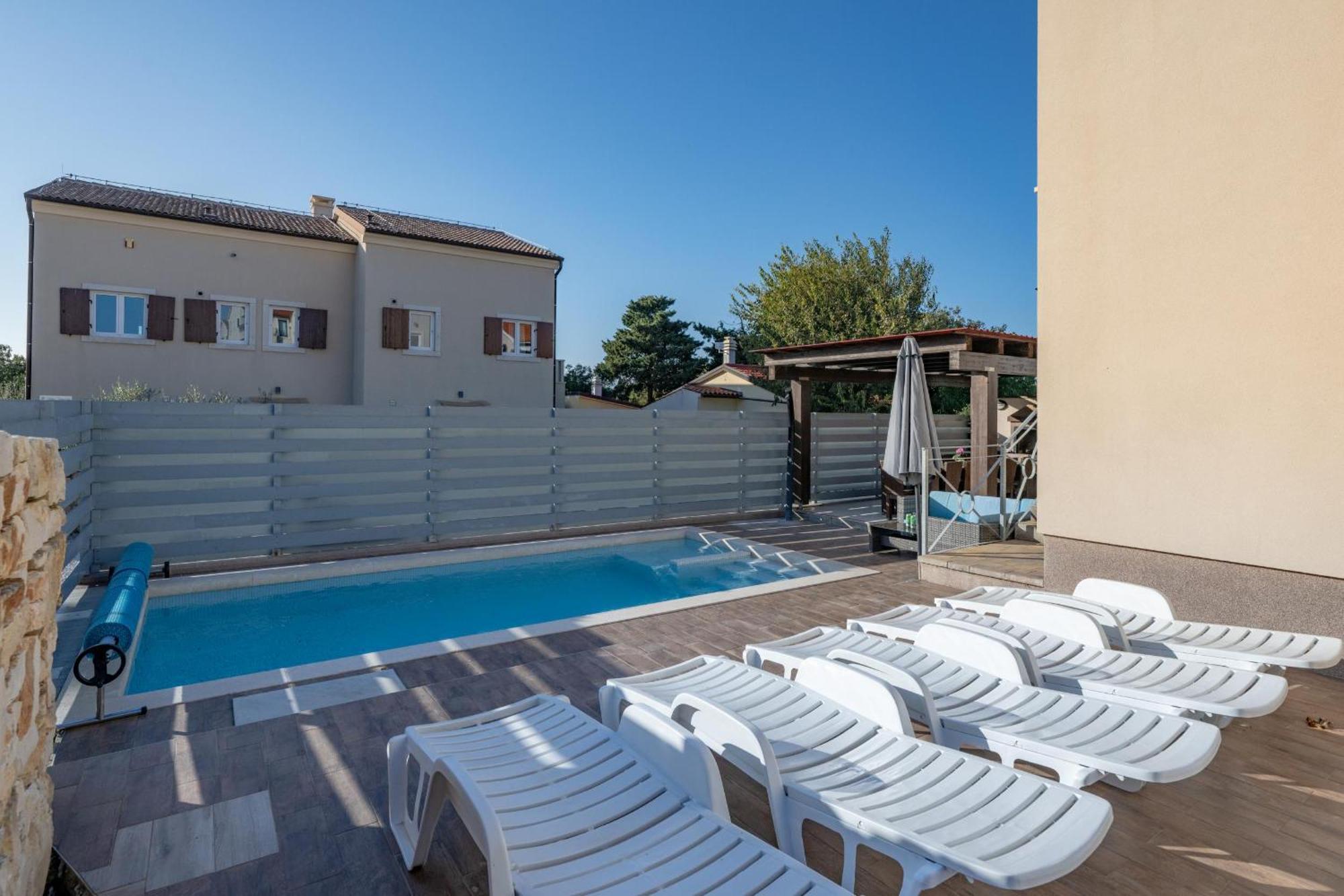 Villa Castagna Near The Sea With Private Pool And Sauna Premantura Zewnętrze zdjęcie