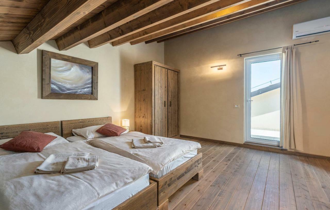 Villa Castagna Near The Sea With Private Pool And Sauna Premantura Zewnętrze zdjęcie